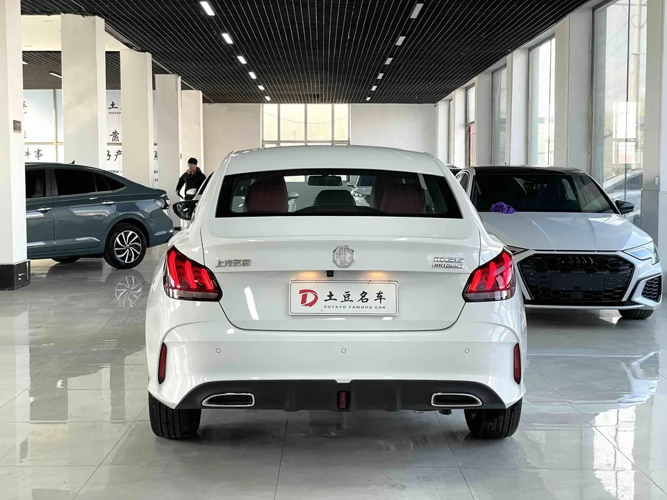 MG 5 MG5 2022 180DVVT CVT Youth Deluxe Edition 2023 — thumbnail 2