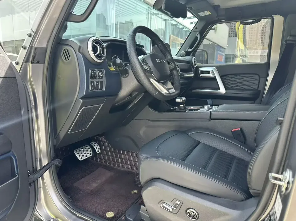 BAIC Beijing Off-road BJ40 2.0T Automatic 4WD Touring Tower Champion Edition 2022 — миниатюра 3