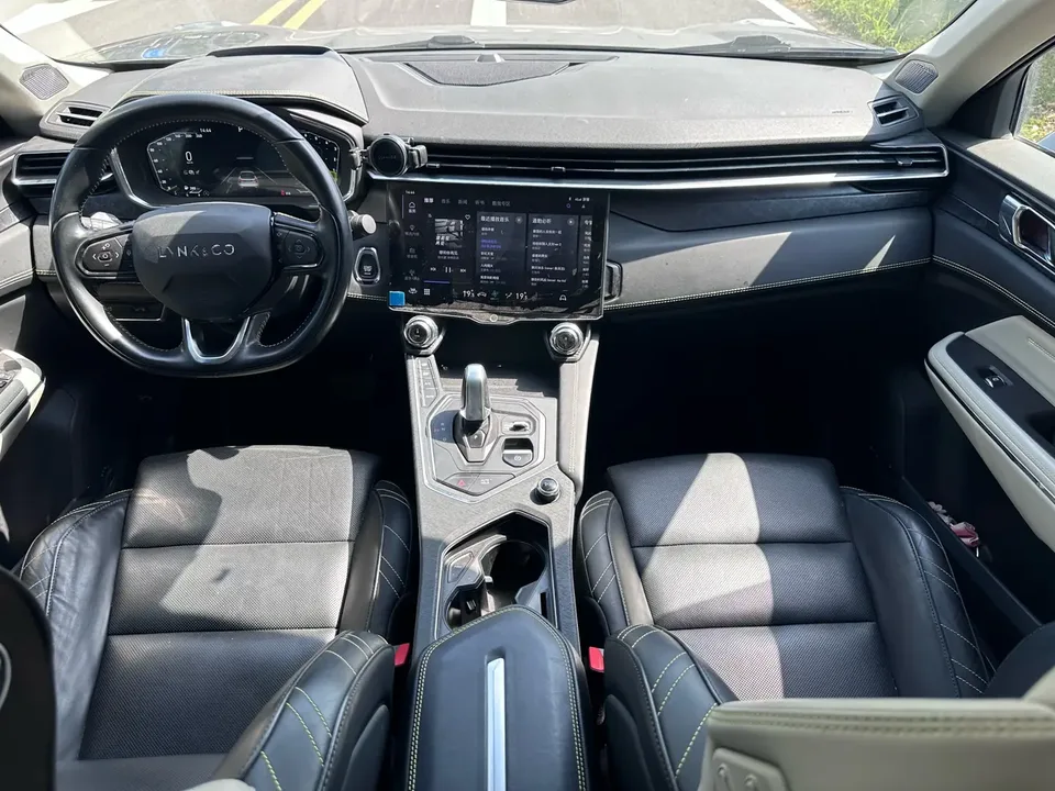 Lynk & Co 05 2.0TD two-wheel drive shines Halo 2022 — миниатюра 4