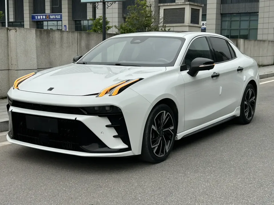Lynk & Co 03 2023