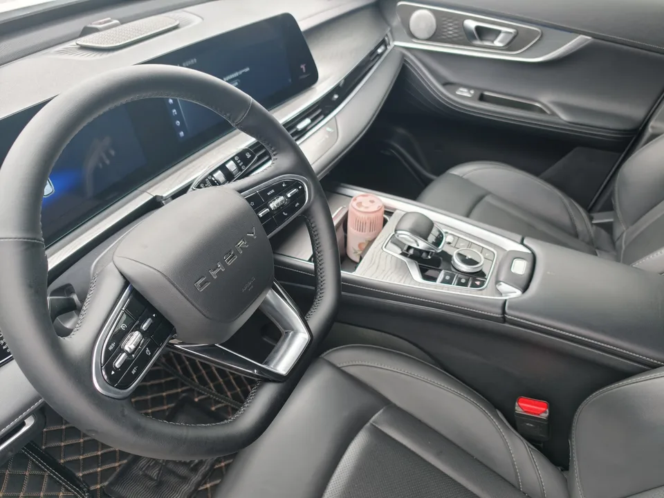 Chery Tiggo 8 Pro 290T two-wheel drive deep space version 5 seats 2022 — миниатюра 3