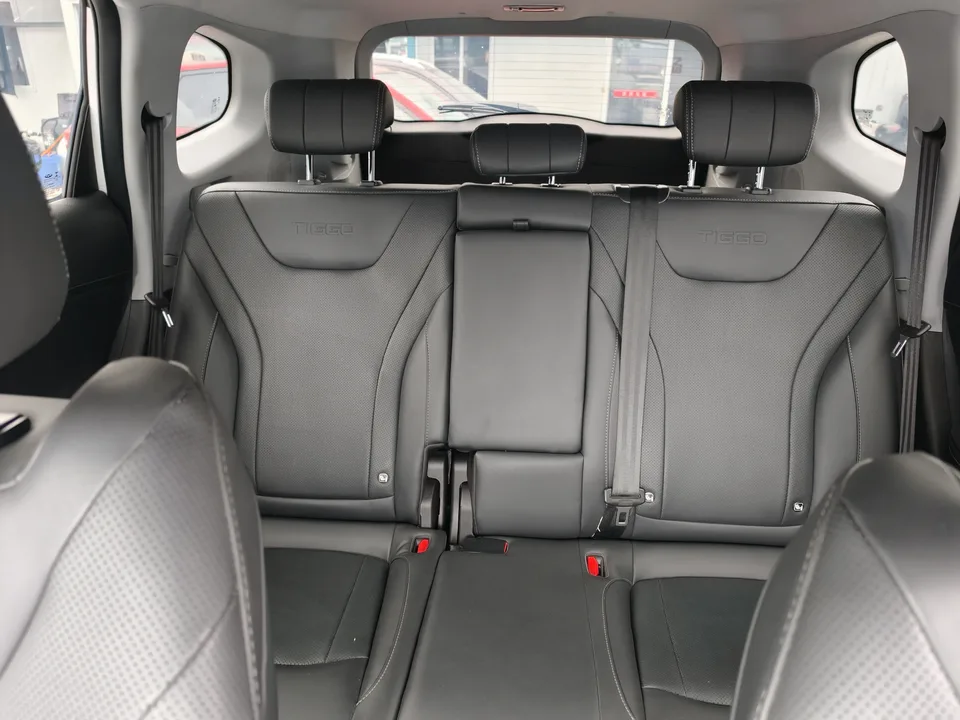 Chery Tiggo 8 Pro 290T two-wheel drive deep space version 5 seats 2022 — миниатюра 4