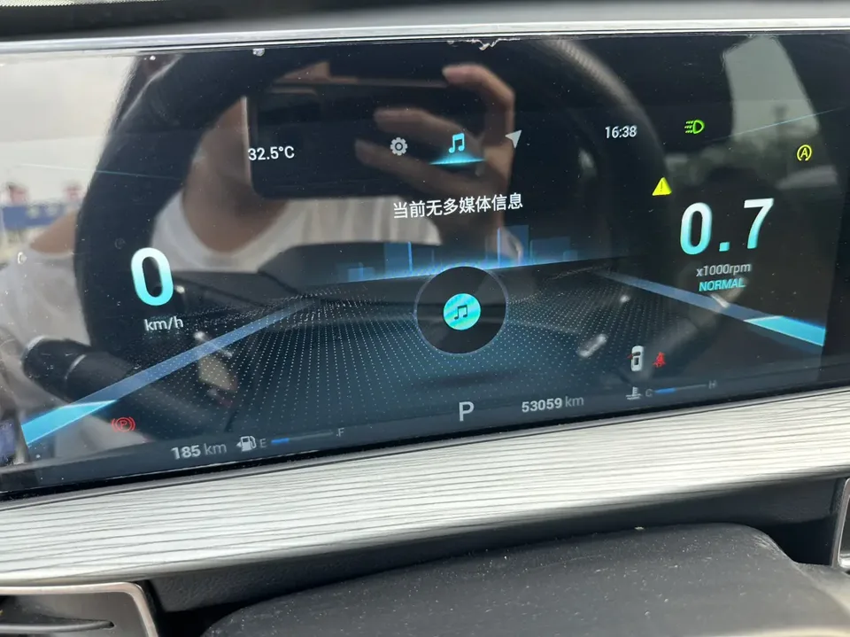 Chery Tiggo 8 PLUS 290TGDI DCT luxury edition+ 2023 — миниатюра 3