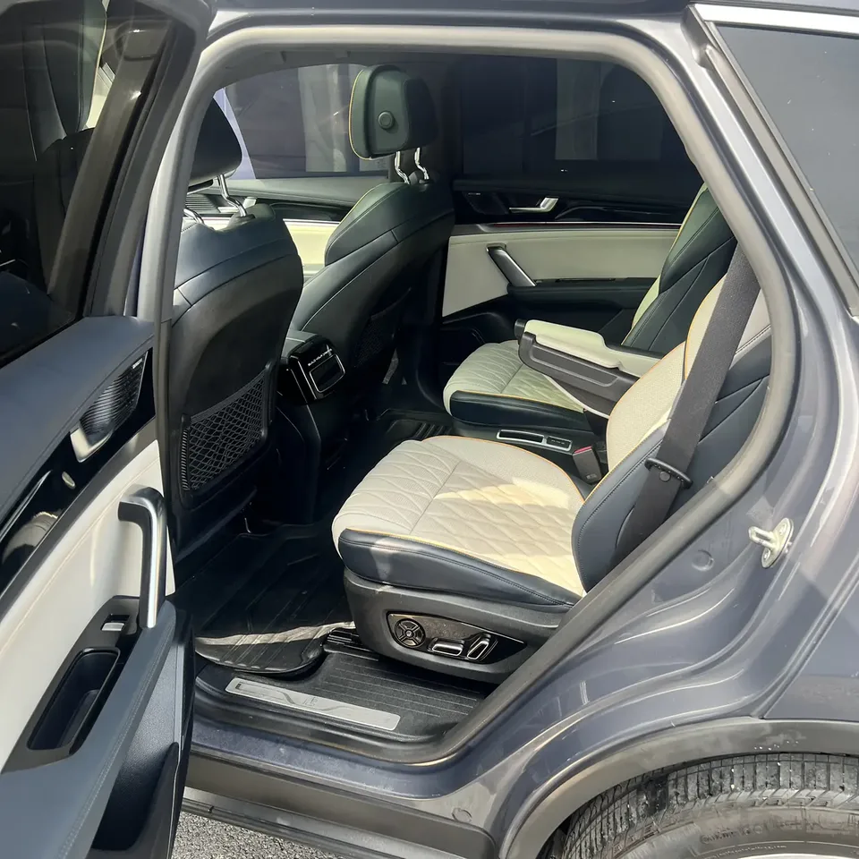 BYD Tang EV 635KM 4WD Flagship Model 2023 — миниатюра 3