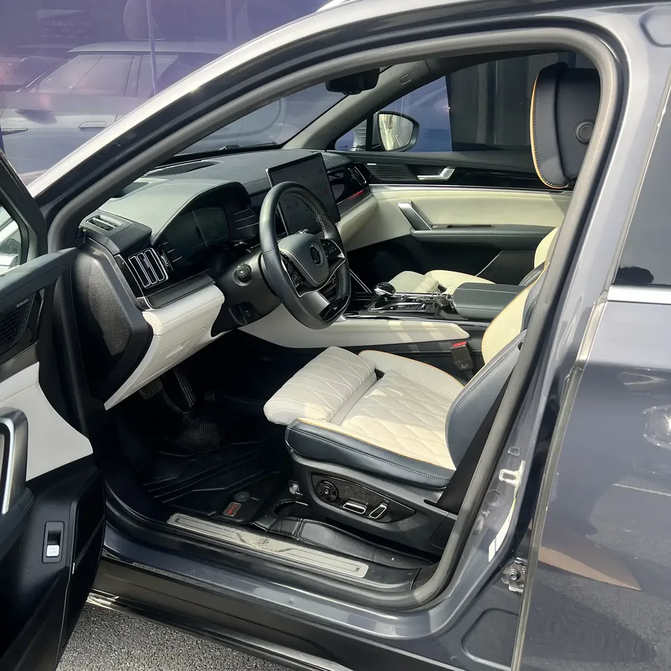 BYD Tang EV 635KM 4WD Flagship Model 2023 — миниатюра 5