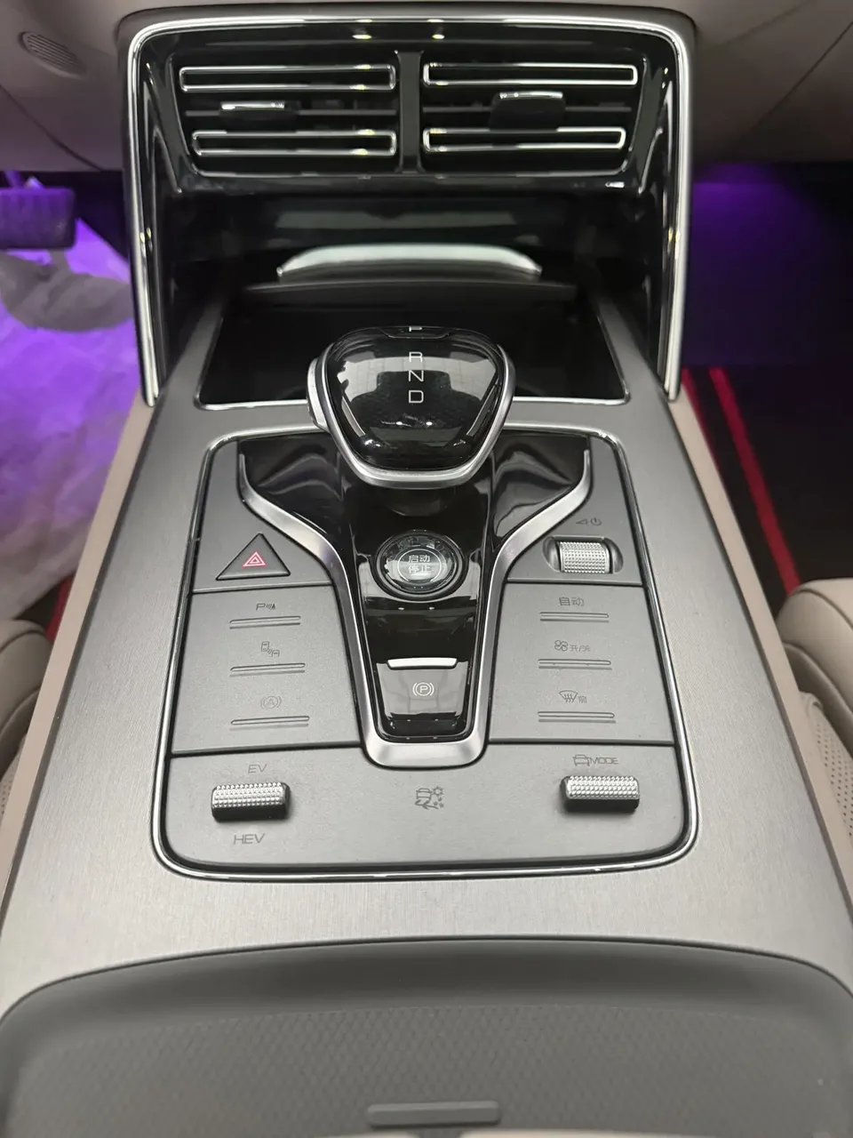BYD Tang DM Honor Edition DM-i 112KM Flagship 2024 — миниатюра 3