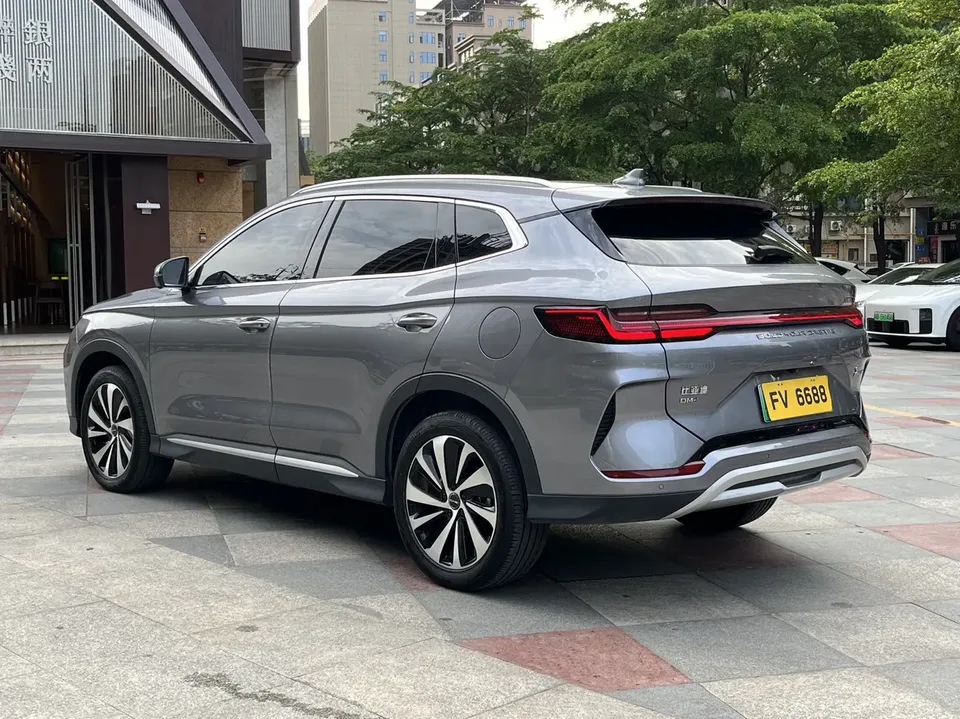 BYD Song PLUS DM DM-i Champion Edition 150KM Flagship PLUS 2023 — миниатюра 2