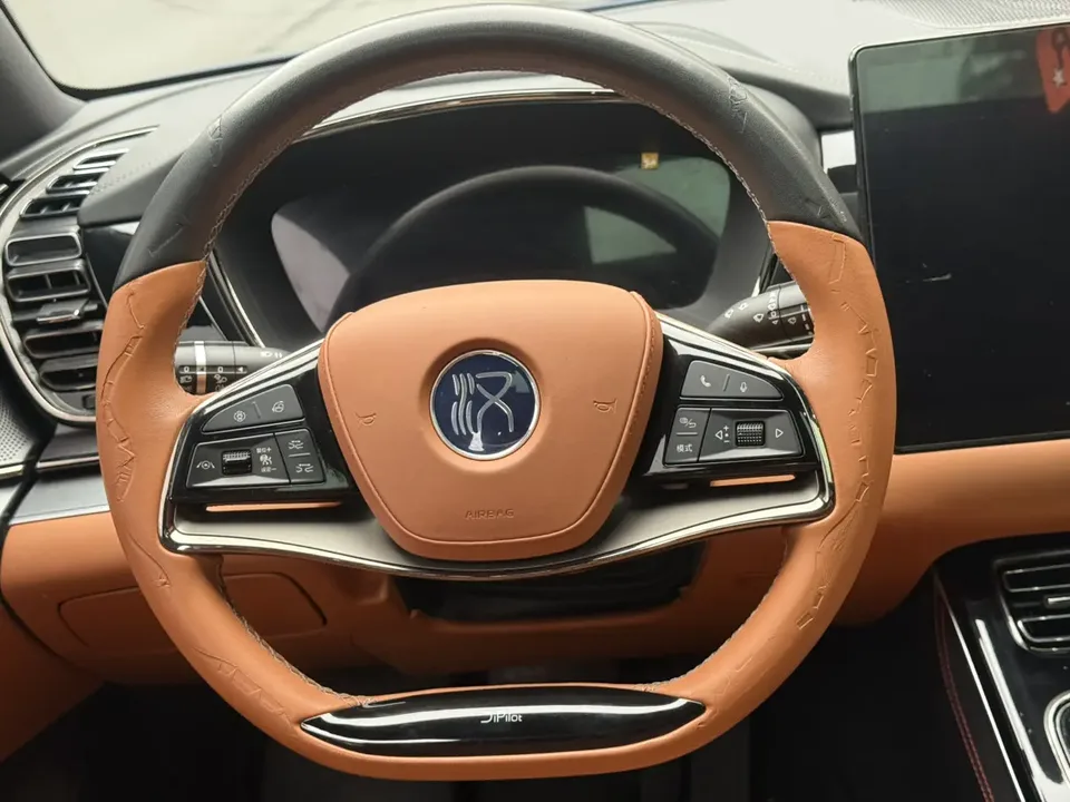 BYD Han DM DM-i 121KM Premium Edition 2023 — миниатюра 4