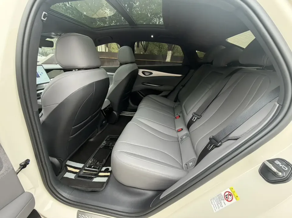 BYD Seal 07DM DM-i 125KM Luxury Model 2024 — миниатюра 4