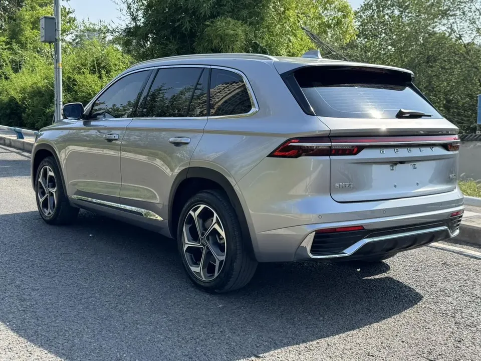 Geely Monjaro 2.0TD DCT EVO 2WD Premium Edition 2023 — миниатюра 2