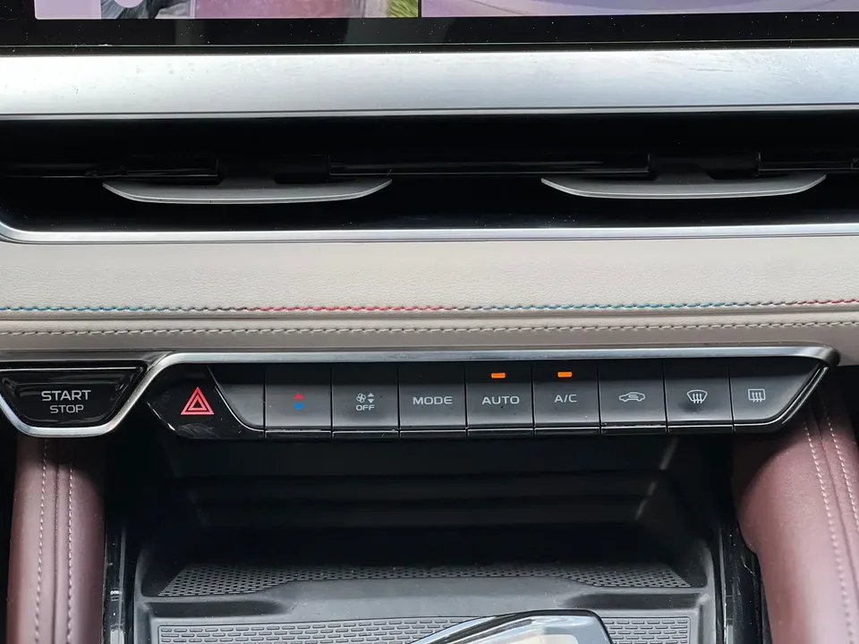 Geely Monjaro 2.0TD High-power Automatic 4WD Flagship Model 2022 — миниатюра 4