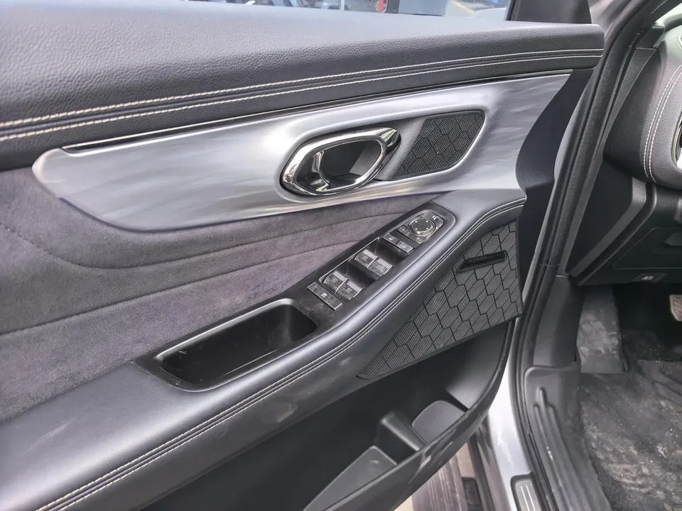 GAC Trumpchi GS8 Trumpchi GS8 2022 Dual Engine Series 2.0TM Hybrid 2WD Premium Edition 7 Seaters 2022 — миниатюра 4