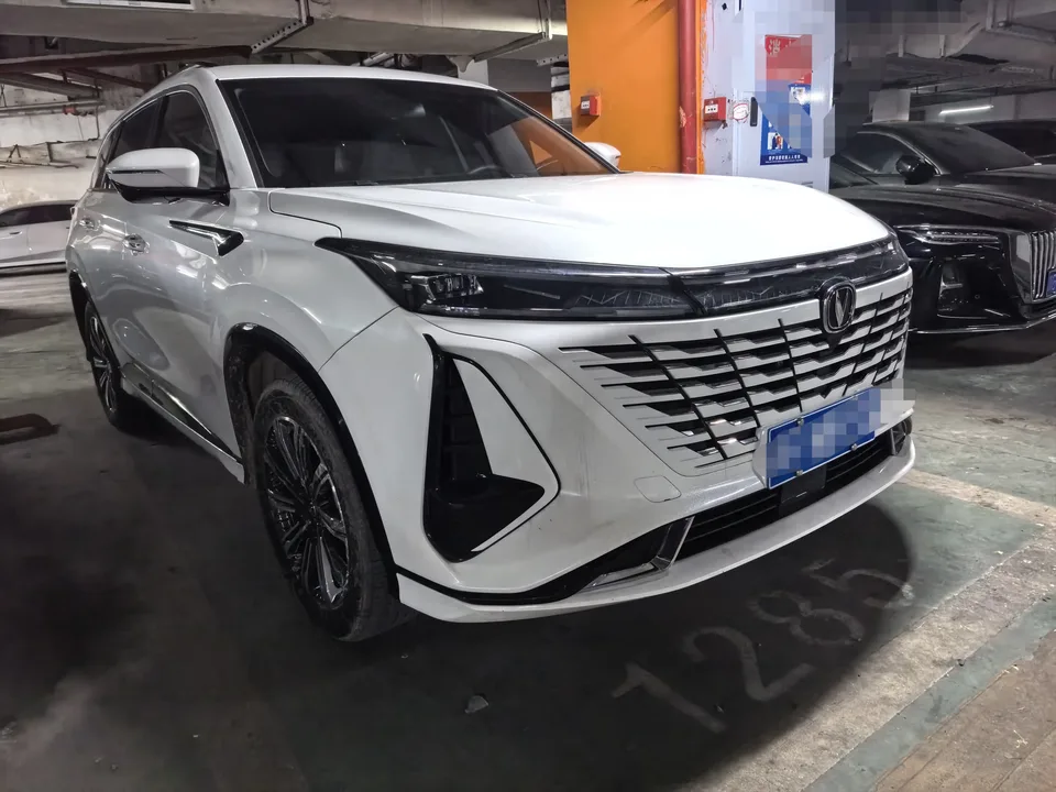Changan CS75PLUS third generation champion version 1.5T automatic intelligent driving dynamic navigation model 2024 — миниатюра 3