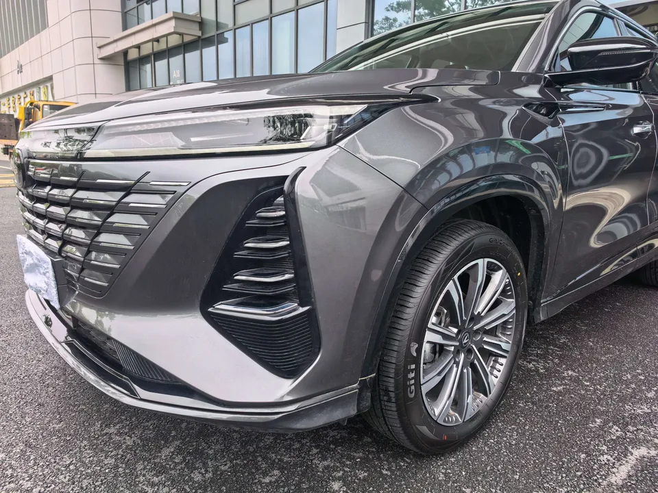 Changan CS75PLUS Changan CS75 PLUS 2025 fourth generation 1.5T New Blue Whale Smart Premium Edition 2025 — миниатюра 5