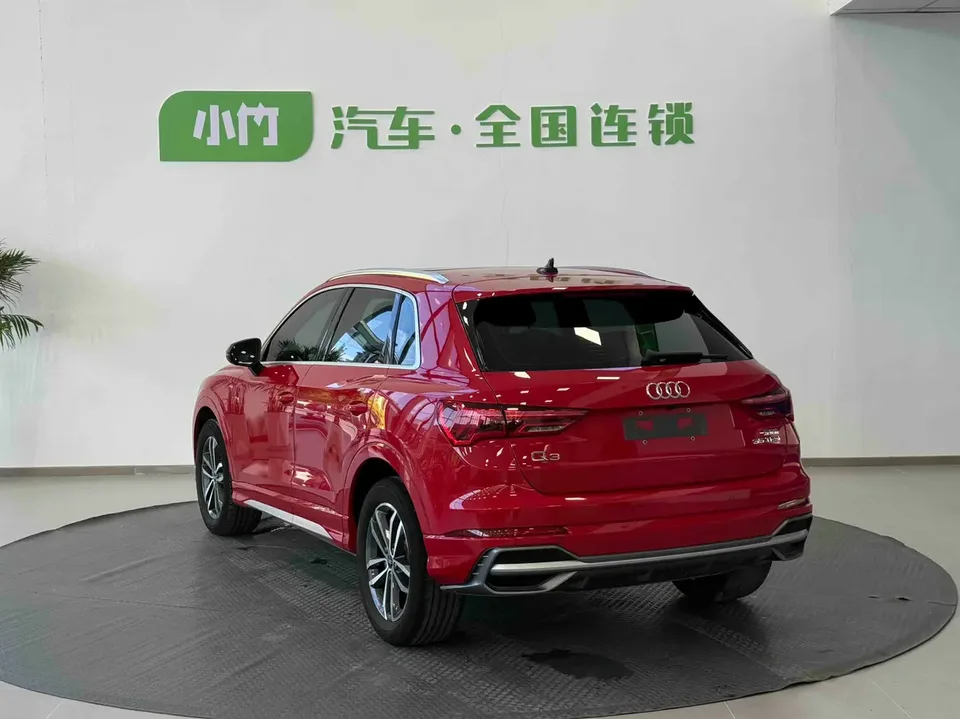 Audi Q3 Audi Q3 2022 35 TFSI aggressive and dynamic model 2022 — миниатюра 2