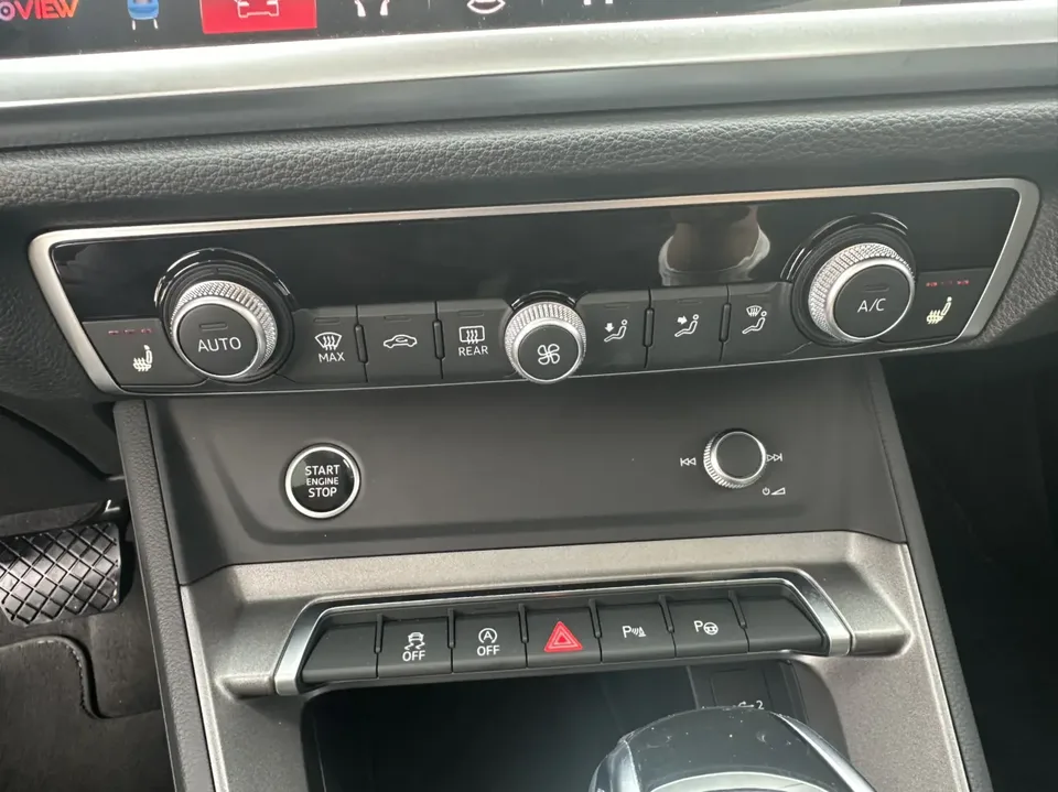 Audi Q3 Audi Q3 2023 35 TFSI Fashionable and Dynamic 2023 — миниатюра 3