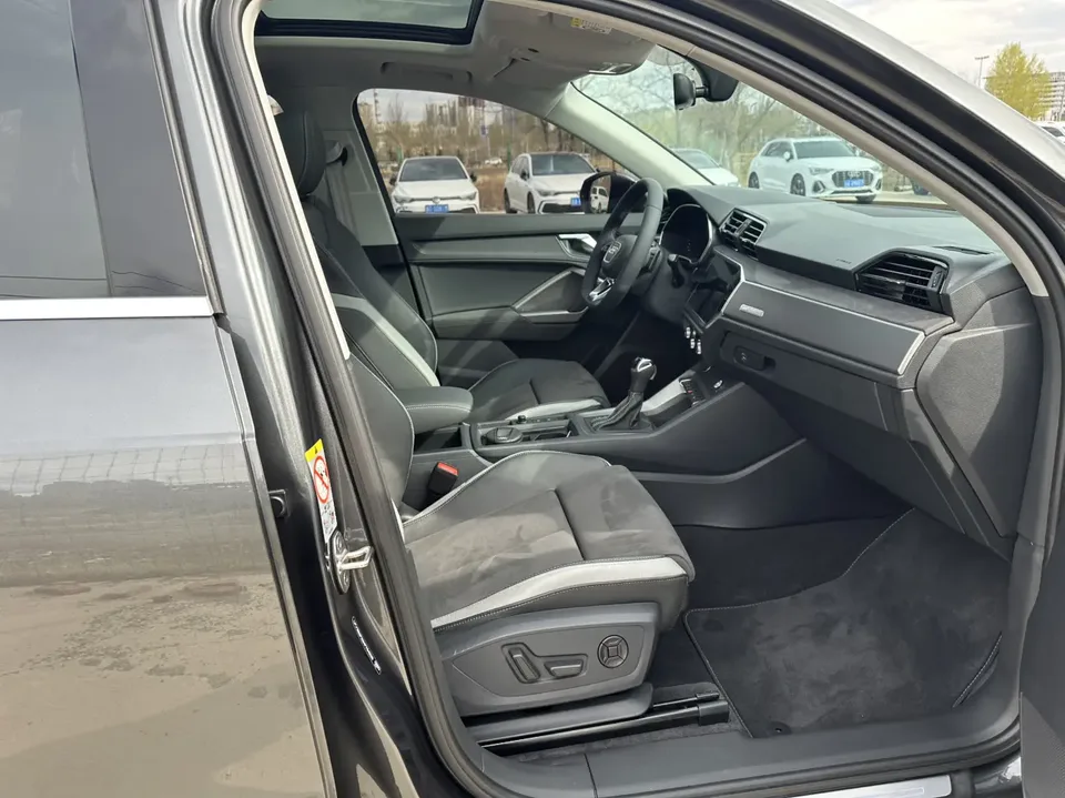 Audi Q3 Audi Q3 2023 35 TFSI Fashionable and Dynamic 2023 — миниатюра 5