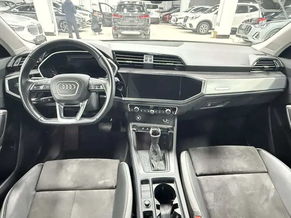 Audi Q3 Audi Q3 2022 35 TFSI Fashionable and Dynamic 2022 — миниатюра 5