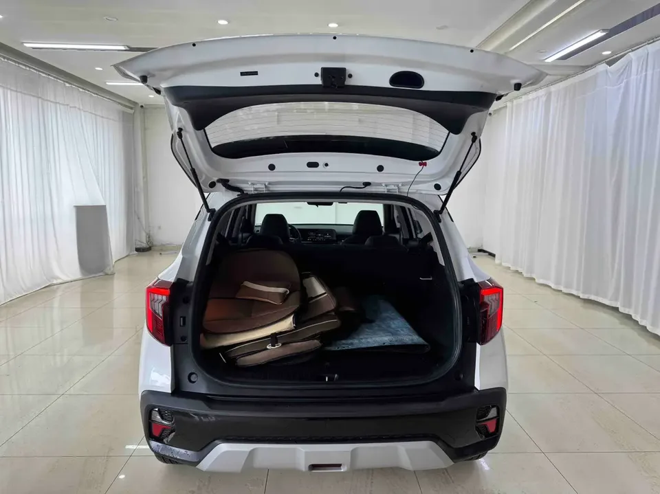 Kia Seltos 1.4T DCT Deluxe Edition 2023 — миниатюра 5