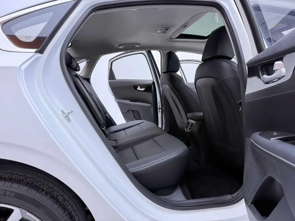 Kia K3 1.5L IVT Fashion Edition 2022 — миниатюра 4