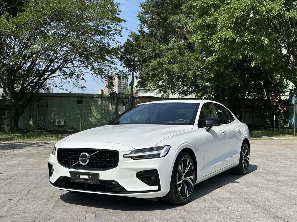 Volvo S60 2024