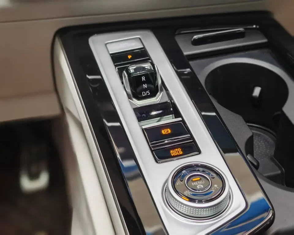 Volkswagen Patrol 2023 Lanxun 380TSI 4WD R-Line Touring Edition 2023 — миниатюра 5