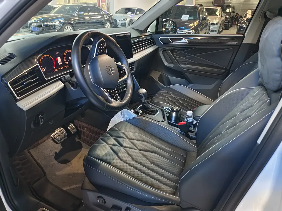 Volkswagen Tiguan L Tiguan L 2023 330TSI two-wheel drive R-Line flagship version 2023 — миниатюра 3