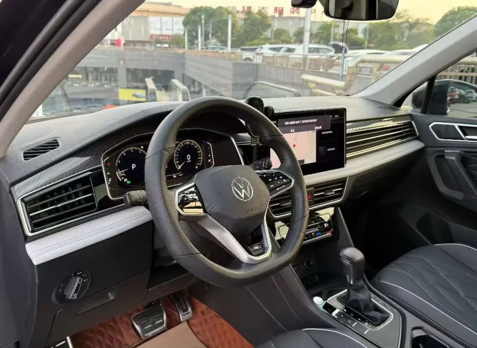 Volkswagen Tiguan L Tiguan L 2022 330TSI Automatic 2WD R-Line Enjoy Edition 2022 — миниатюра 2