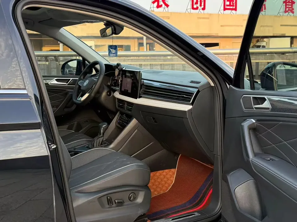 Volkswagen Tiguan L Tiguan L 2022 330TSI Automatic 2WD R-Line Enjoy Edition 2022 — миниатюра 3