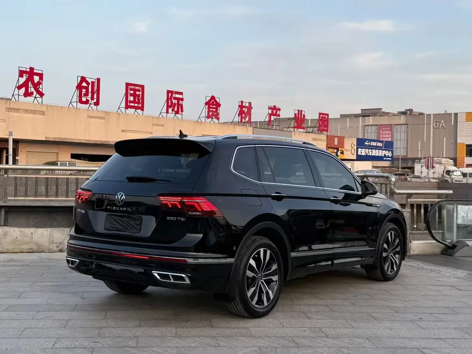 Volkswagen Tiguan L Tiguan L 2022 330TSI Automatic 2WD R-Line Enjoy Edition 2022 — миниатюра 4