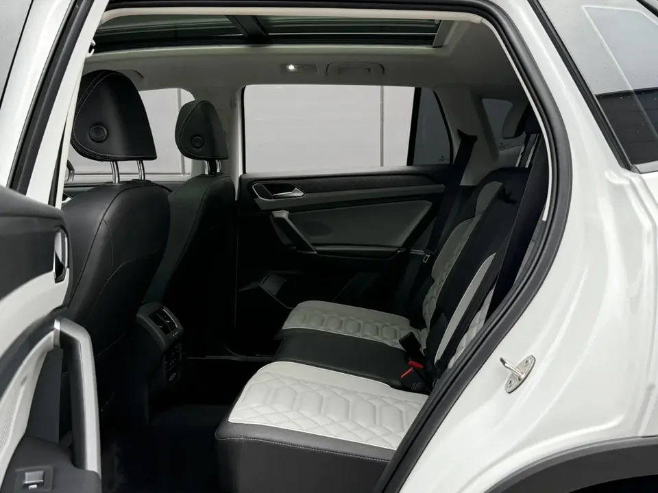 Volkswagen Tayron Tanyue 2024 330TSI 2WD Luxury Plus Advanced Edition 2024 — миниатюра 4