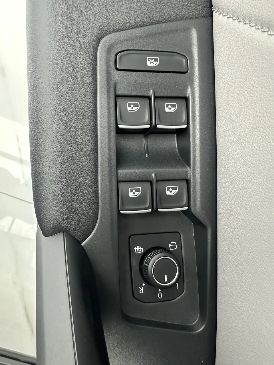 Volkswagen Tayron Tanyue 2023 280TSI 2WD Luxury Plus Advanced Edition 2023 — миниатюра 3