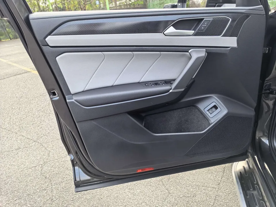Volkswagen Tayron Tanyue 2023 330TSI 2WD Luxury Plus Advanced Edition 2024 — миниатюра 3