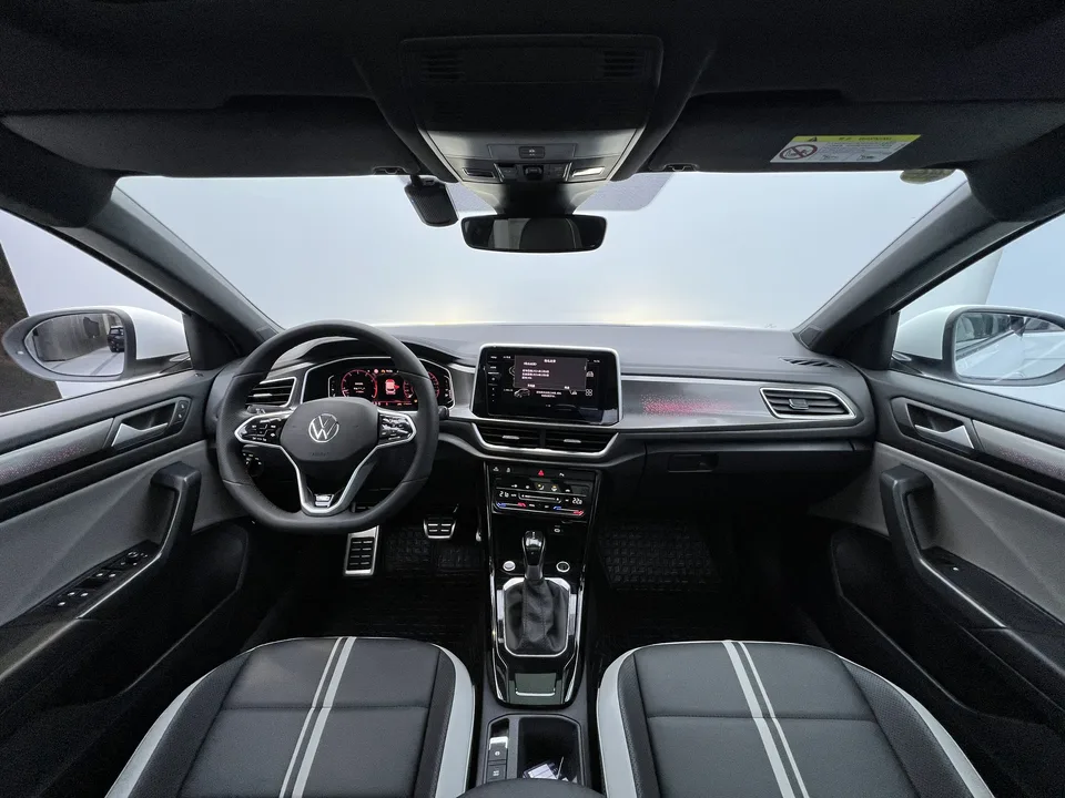 Volkswagen T-Roc 300TSI DSG Chenguang Edition 2025 — миниатюра 4