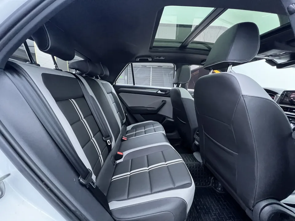 Volkswagen T-Roc 300TSI DSG Chenguang Edition 2025 — миниатюра 5