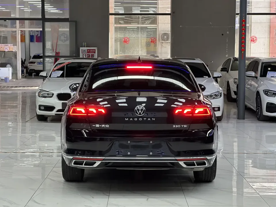 Volkswagen Magotan Magotan 2023 2 million commemorative edition 330TSI DSG leading model 2024 — миниатюра 5