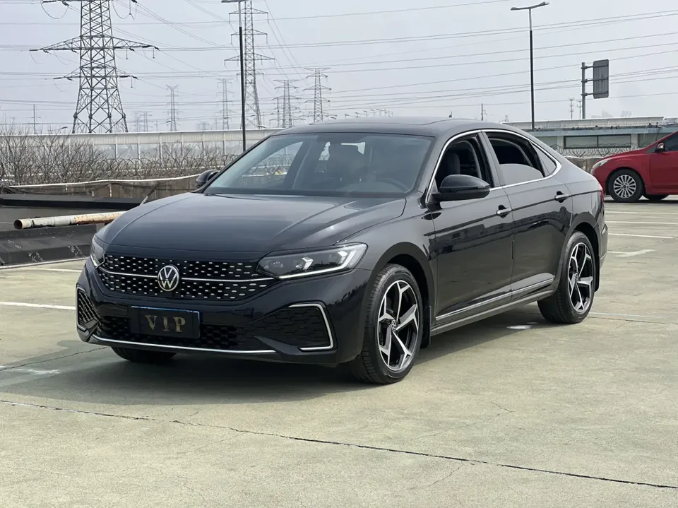 Volkswagen Passat 2025