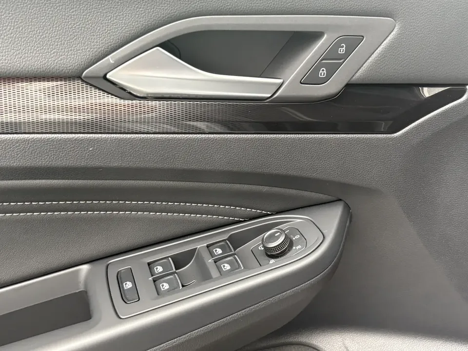 Volkswagen Golf Golf 2021 280TSI DSG R-Line 2022 — миниатюра 4