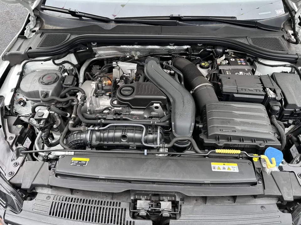 Volkswagen Golf 280TSI DSG Pro Enjoy Edition 2025 — миниатюра 2