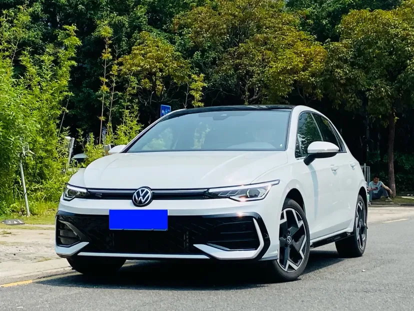 Volkswagen Golf 2025