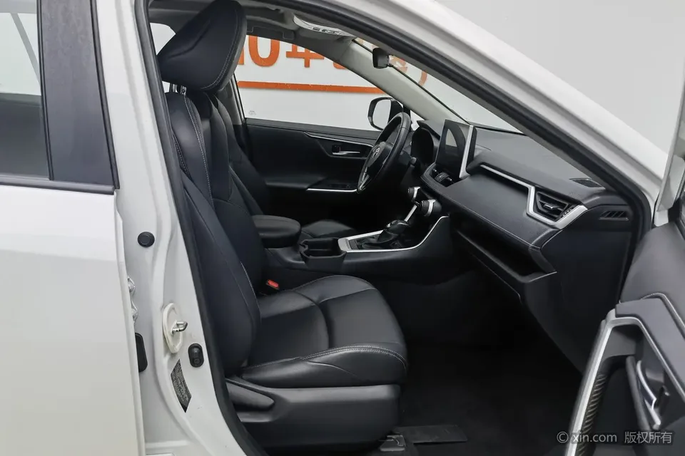 Toyota Willanda Willanda 2022 2.0L 2WD Luxury PLUS Edition 2022 — thumbnail 5