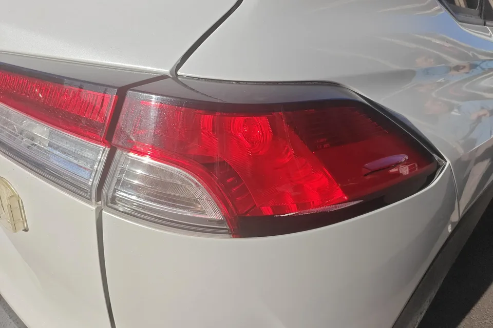 Toyota Frontlander 2.0L CVT Leading Edition 2023 — миниатюра 2