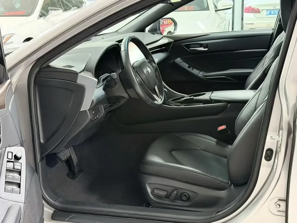 Toyota Avalon 2.0L CVT Premium Edition 2023 — миниатюра 5