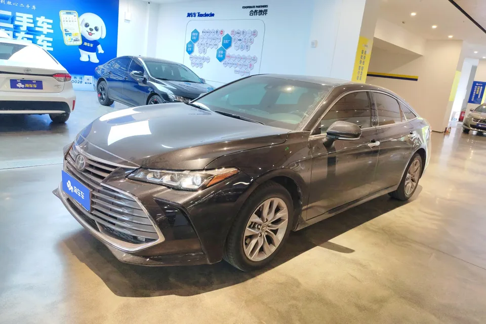 Toyota Avalon asian dragon 2019 2.0L Deluxe Edition National VI 2022 — photo 1, buy with delivery to Moscow