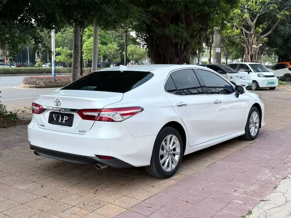 Toyota Camry 2.0GVP Leading Edition 2023 — миниатюра 2