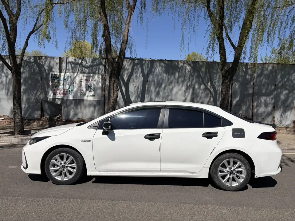 Toyota Corolla Corolla 2023 Intelligent Electric Hybrid Dual Engine 1.8L E-CVT Elite Edition 2023 — thumbnail 4