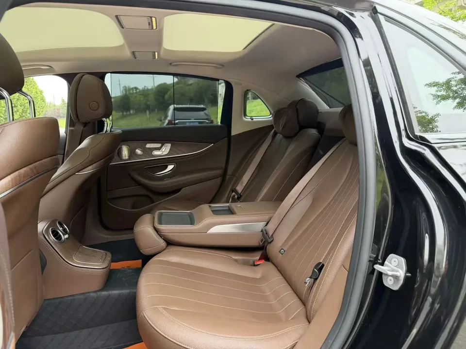Mercedes-Benz E-Class E-Class 2022 Mercedes-Benz E-Class 2023 E 300 L luxury sedan 2022 — thumbnail 3