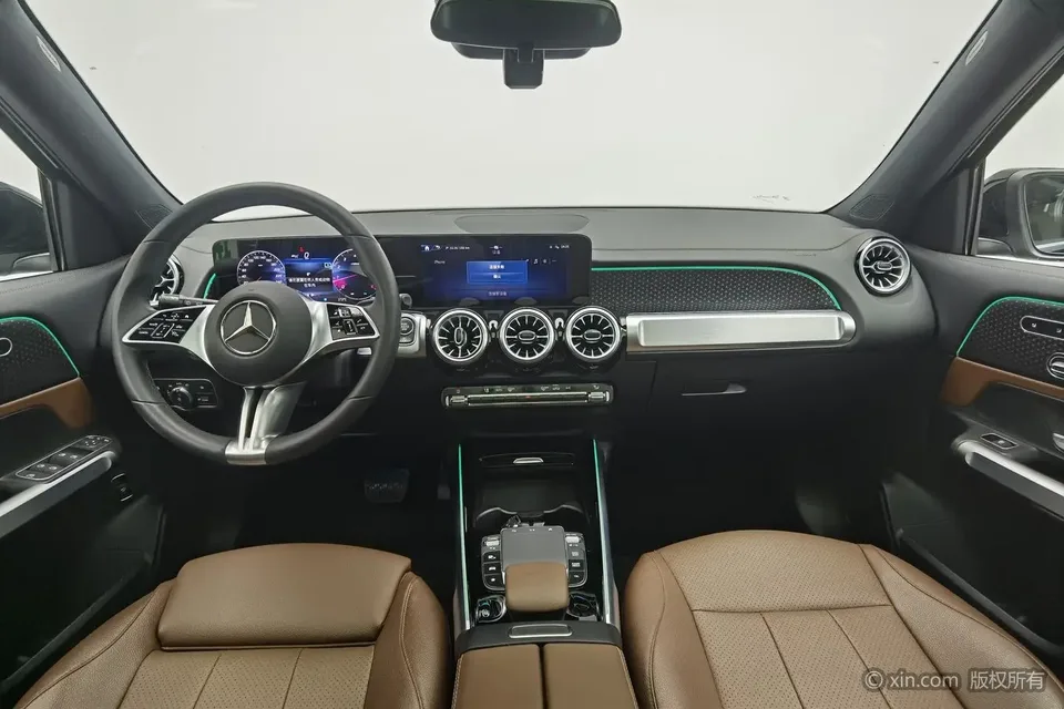 Mercedes-Benz GLB-Class Mercedes-Benz GLB 2024 GLB 220 Dynamic 2024 — thumbnail 4