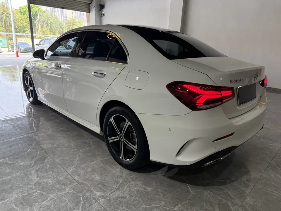 Mercedes-Benz Mercedes Benz A Class Mercedes-Benz A-Class 2023 A 200 L Sports Sedan Fashion Edition 2022 — миниатюра 4
