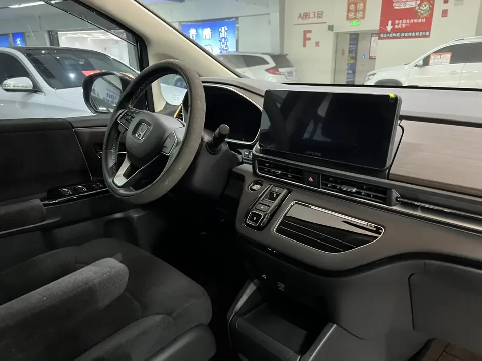 Honda Odyssey Odyssey 2024 2.0L Sharp Enjoy Edition 2024 — миниатюра 4
